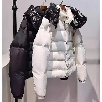 През есента и пролетта 2021 нови популярните мъжки и дамски якета и качулки с букви, оборудвана пуховик